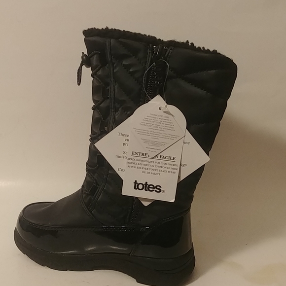 Totes Black Nylon Patent Leather Snowboots 12 - Picture 3 of 9